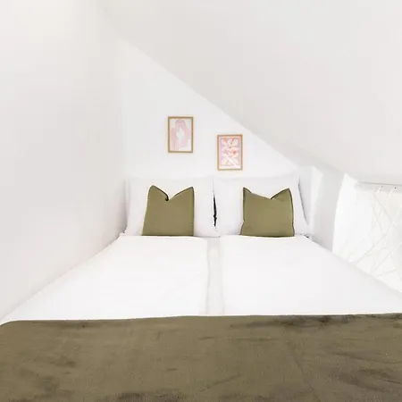Cozy Luxury 3 Apartment *